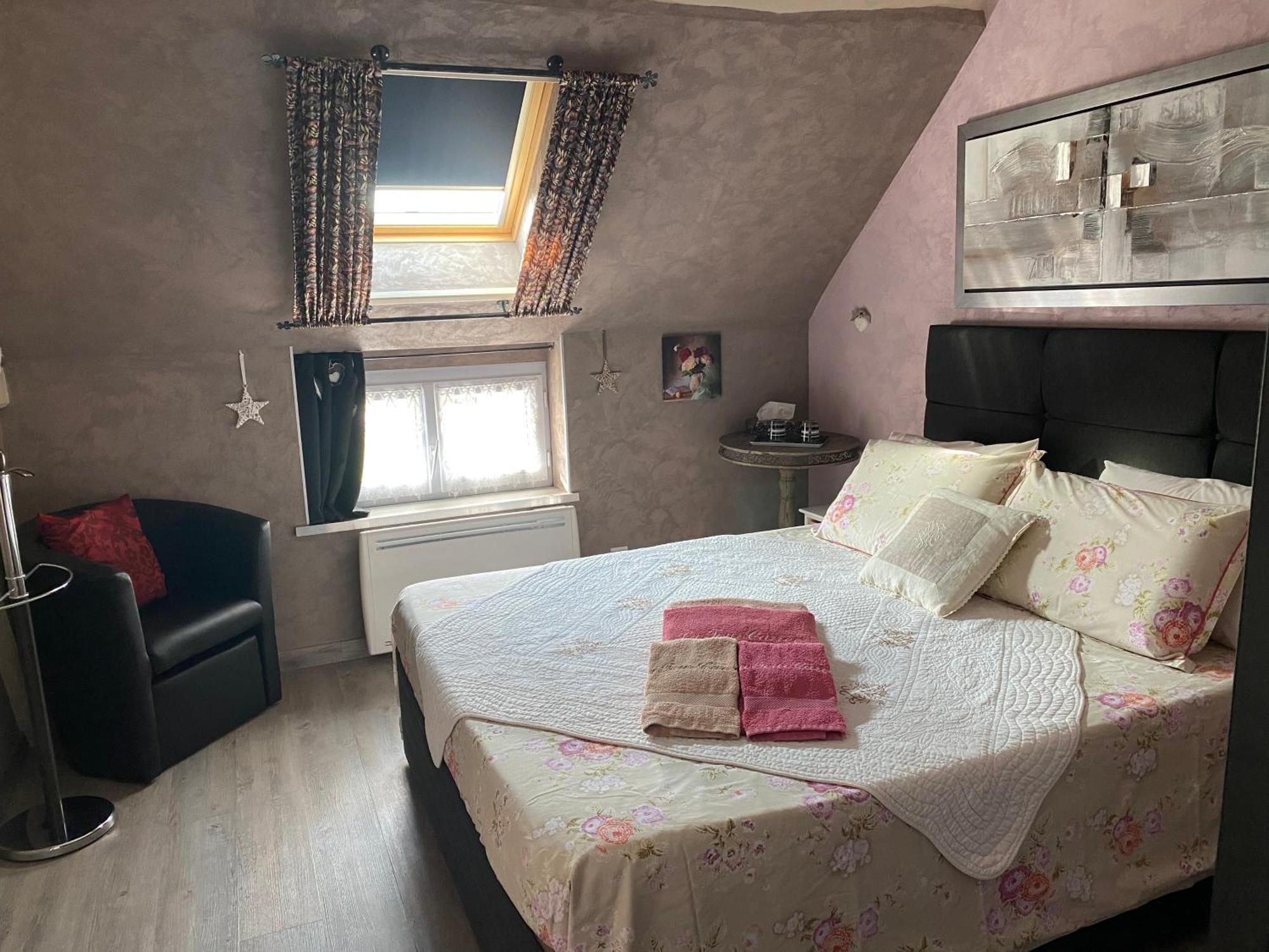 Une Parenthese Fleurie La Heuniere Buitenkant foto