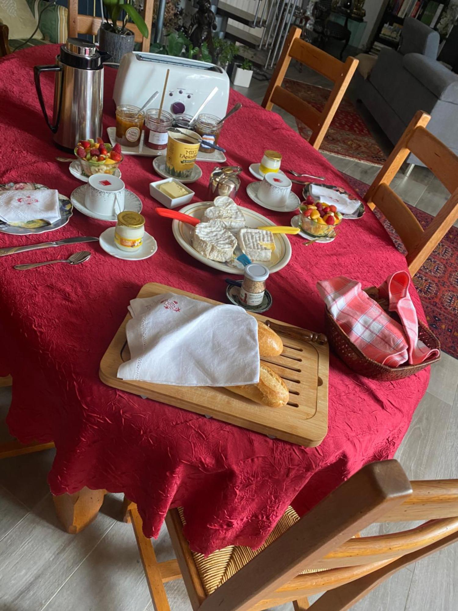 Une Parenthese Fleurie La Heuniere Buitenkant foto